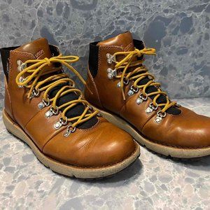 Danner Men's Vertigo 917 Brown Boots Size 8